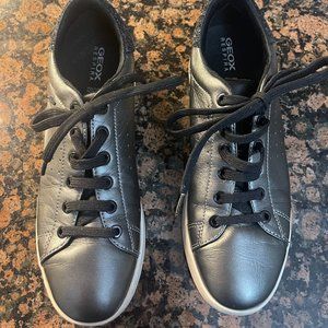 Geox Respira Jayseen, Woman's Black Sneakers, Anthracite Glitter, Size 8 Narrow